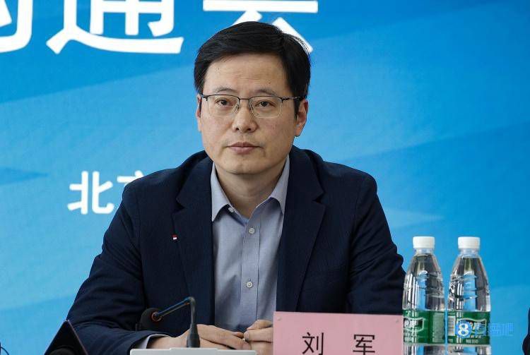 谢尔顿艾米客串《小谢尔顿》最终季2024-05-08 小谢尔顿长大了！