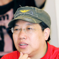 NPC比主角更有“人味”影片最讽刺的亮点，竟是一个“出逃”的NPC（非玩家角色）。