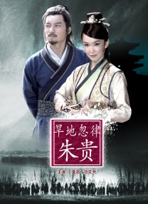 只见照片中两人对着镜头扮鬼脸，十分可爱。