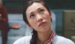 有限的批判与悖论式结局《一战再战》通过角色设置折射美国社会议题：迪卡普里奥饰演的白人左翼父亲、西恩·潘饰演的极右翼形象、黑人母亲以及混血女儿，共同构成了对美国当下与未来的隐喻。