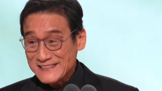 丨赏色 2020-09-25 艾丽·范宁金发消失染新颜色 网友：像小美人鱼！